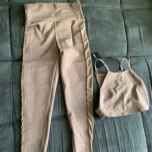 Looking fine Lounge set 2 Piece